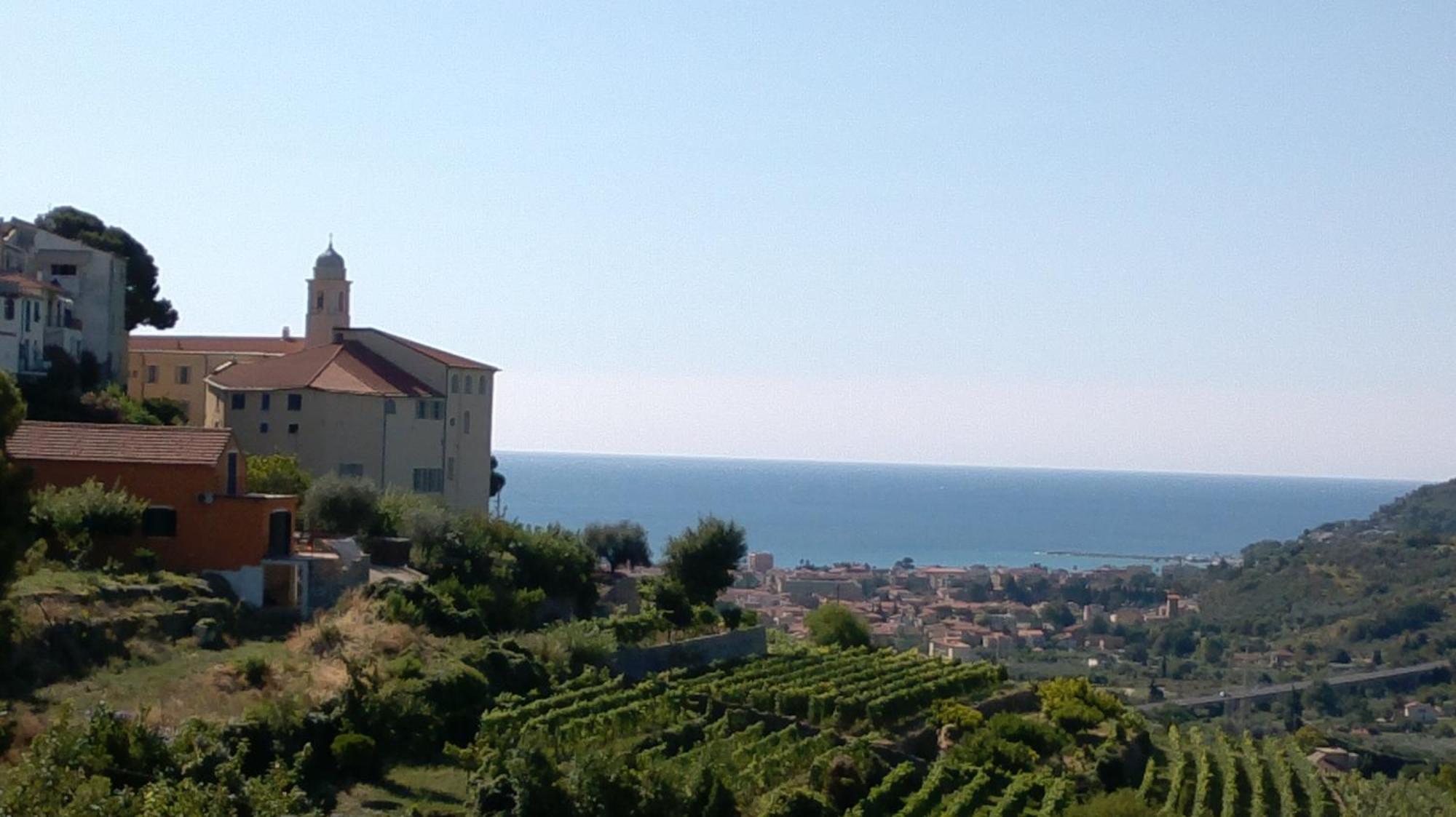 B&B Ca' De Pippu Diano Castello Exterior photo